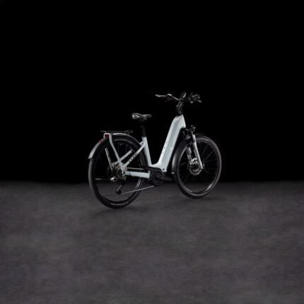 Cube Kathmandu Hybrid EX 800 1.jpg