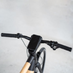 Vélo électrique en bambou relief – Bild 3