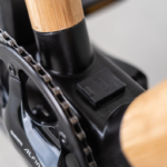 Vélo électrique en bambou relief – Bild 5